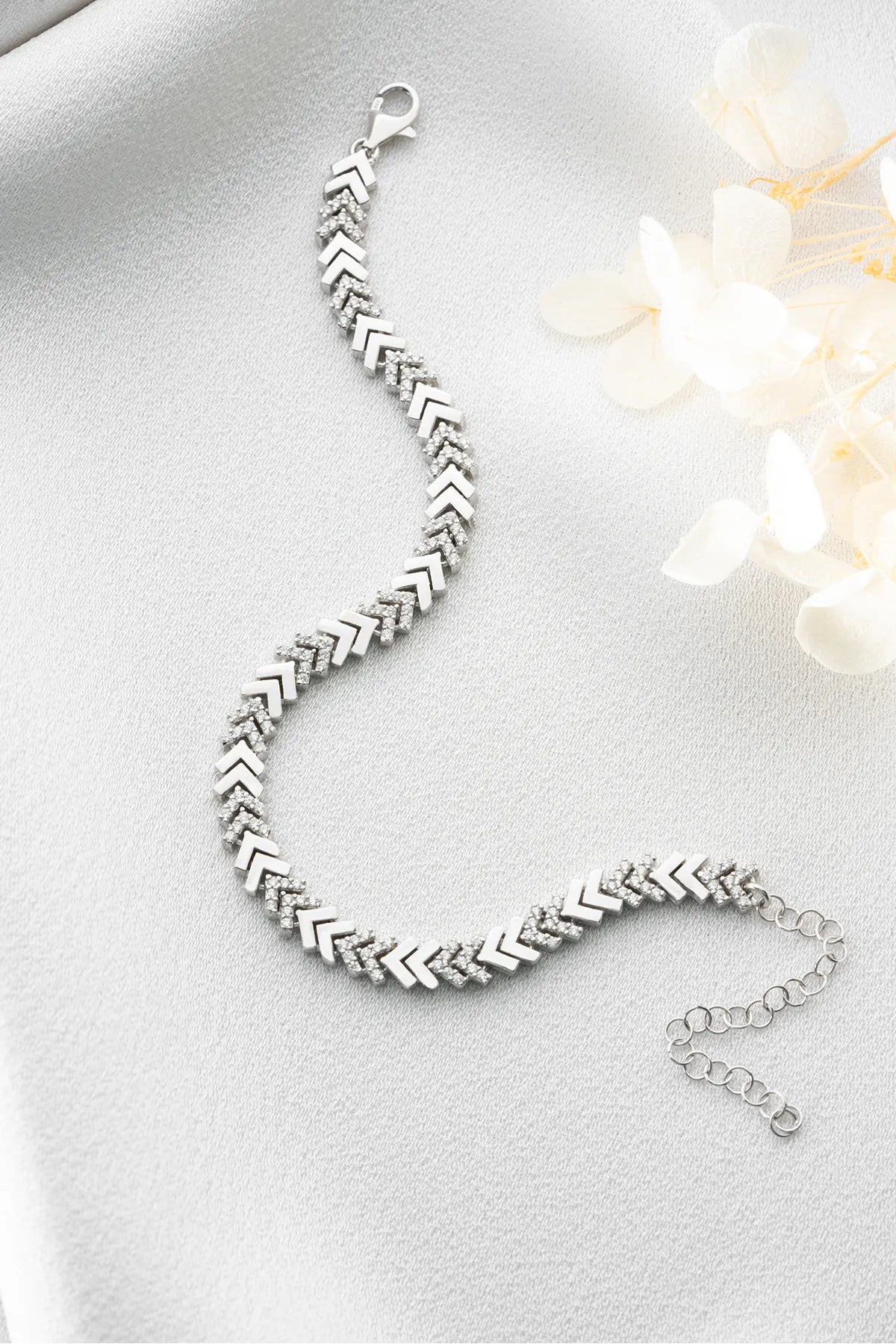 Vibe Armband – 925 Zilver met Zirkonia - by LYDIAN