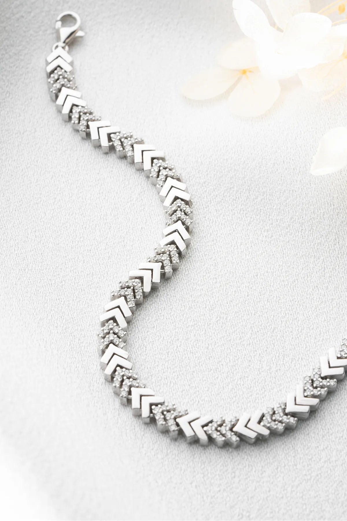 Vibe Armband – 925 Zilver met Zirkonia - by LYDIAN