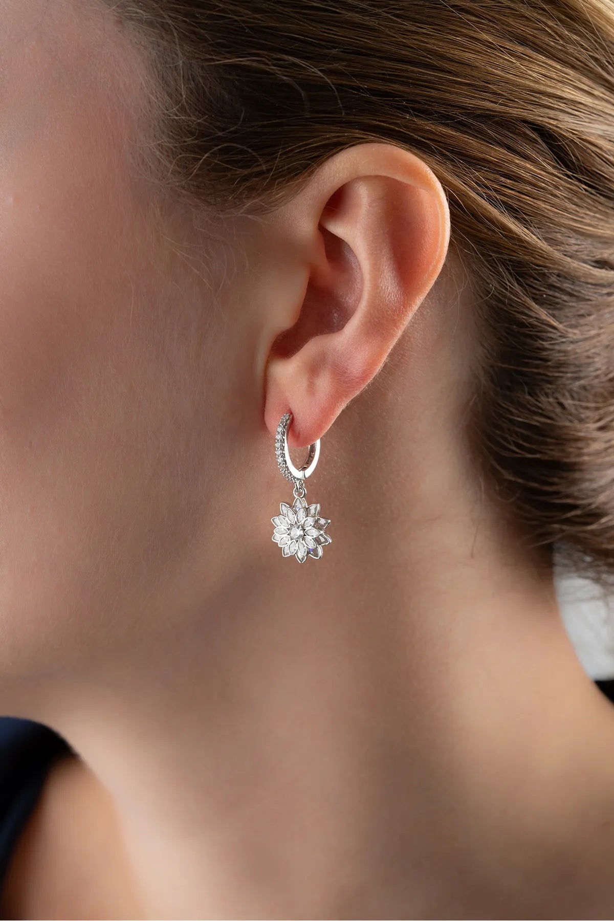 Lotus Elegance Oorbellen – 925 Zilver & Zirkonia