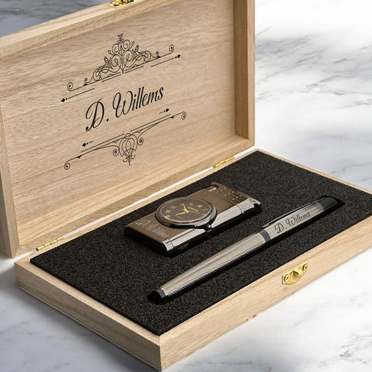 Persoonlijk Gegraveerde Aansteker met Horloge en balpen Geschenkset - In Houten Doos D2