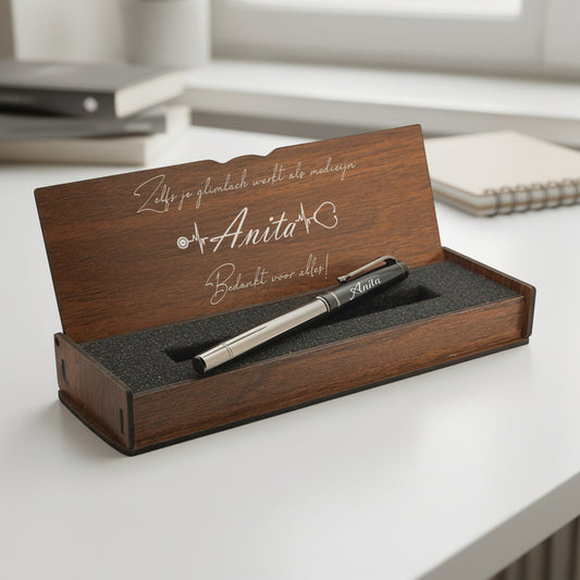 Persoonlijk Cadeau voor Verpleegkundige – Pen met Houten Doos