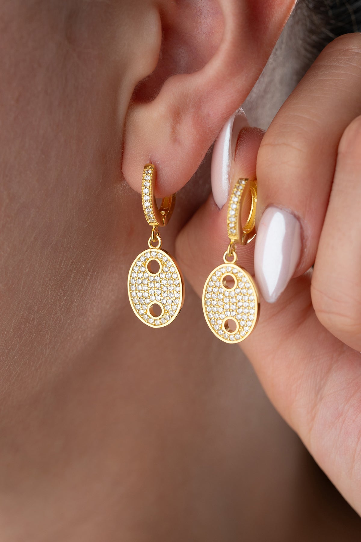 Ovale Gouden Oorbellen met Zirkonia Steentjes