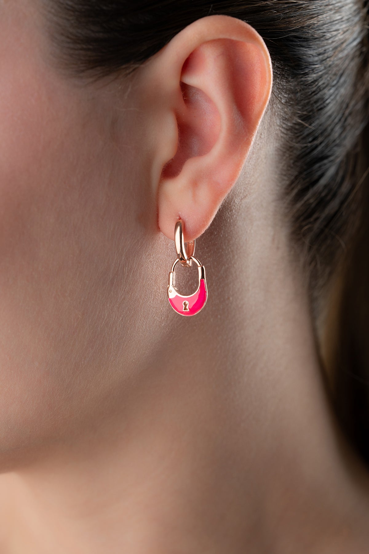 KeyLock Oorbellen – 925 Sterling Zilver met Slot‑Hangertje