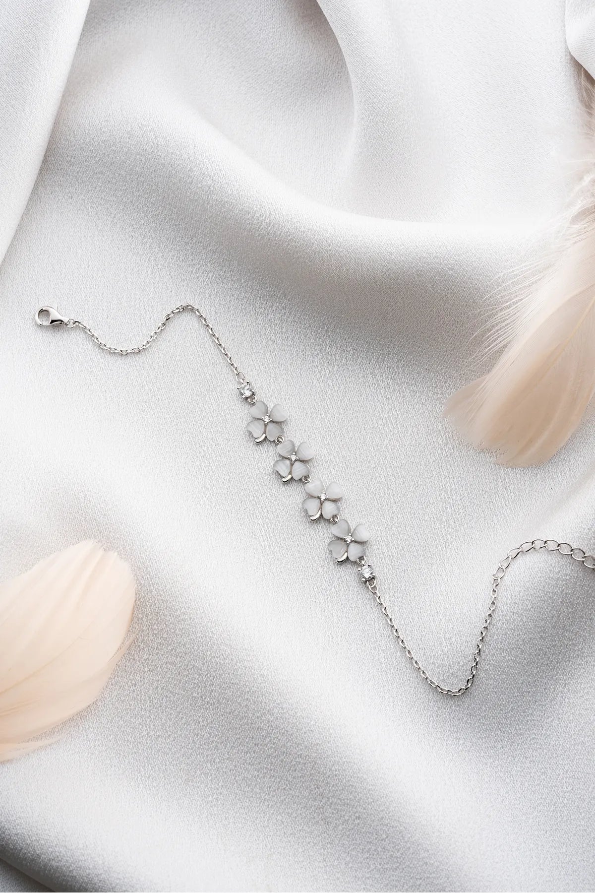 925 Sterling Zilveren Armband met 4 Moeder-van-Parel Klavertjes