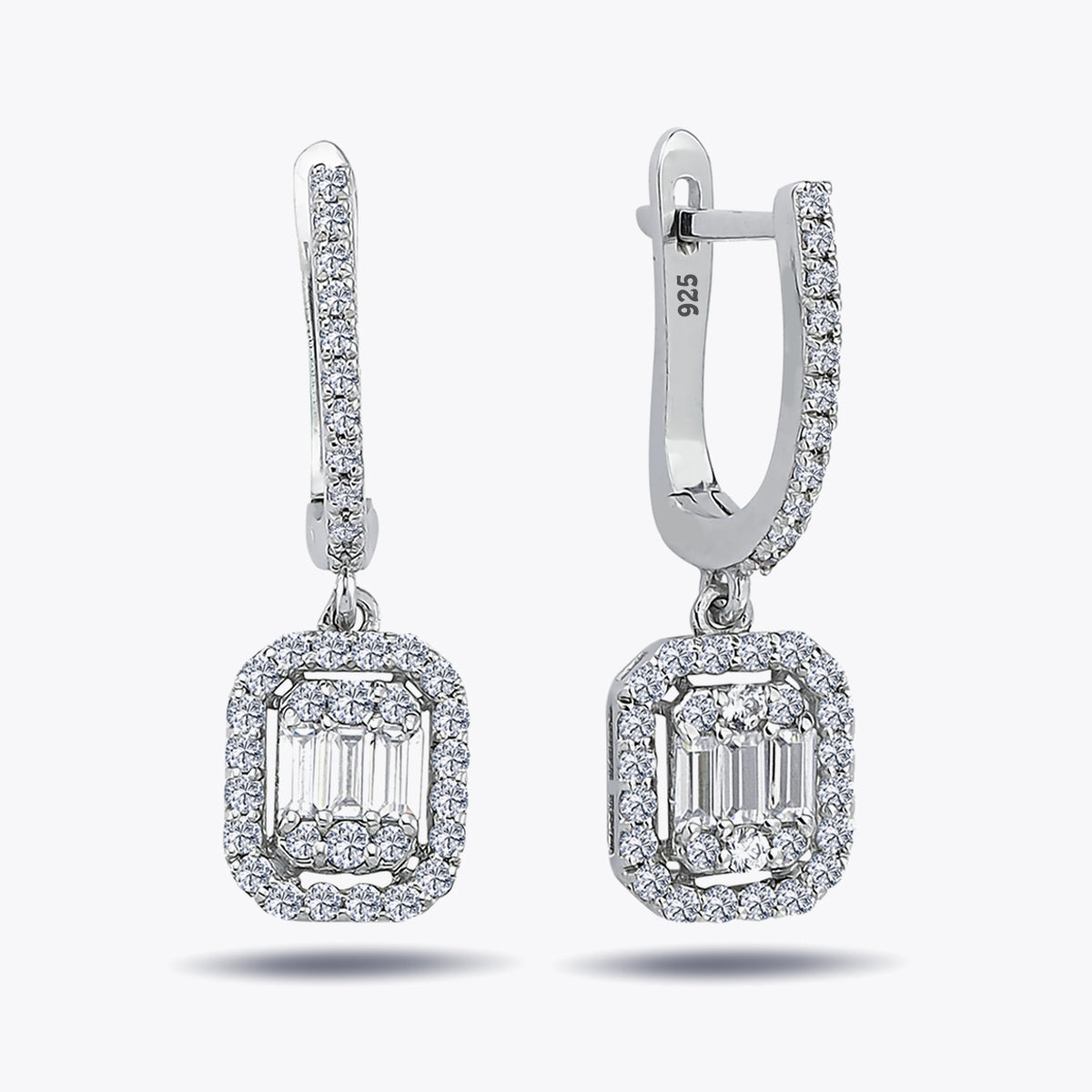 Zilveren luxe oorbellen met witte zirconia's DMNK002