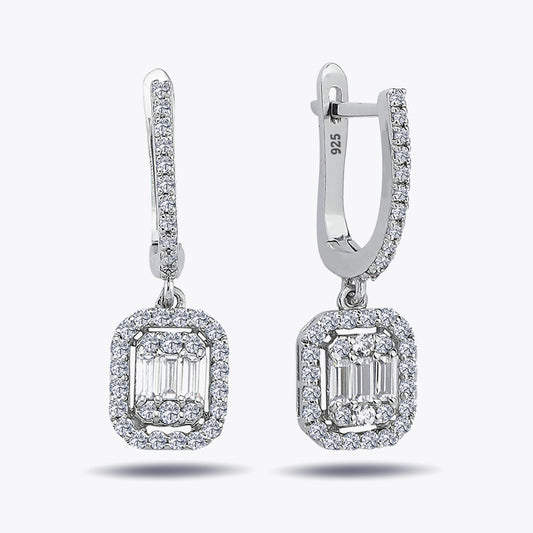 Zilveren luxe oorbellen met witte zirconia's DMNK002