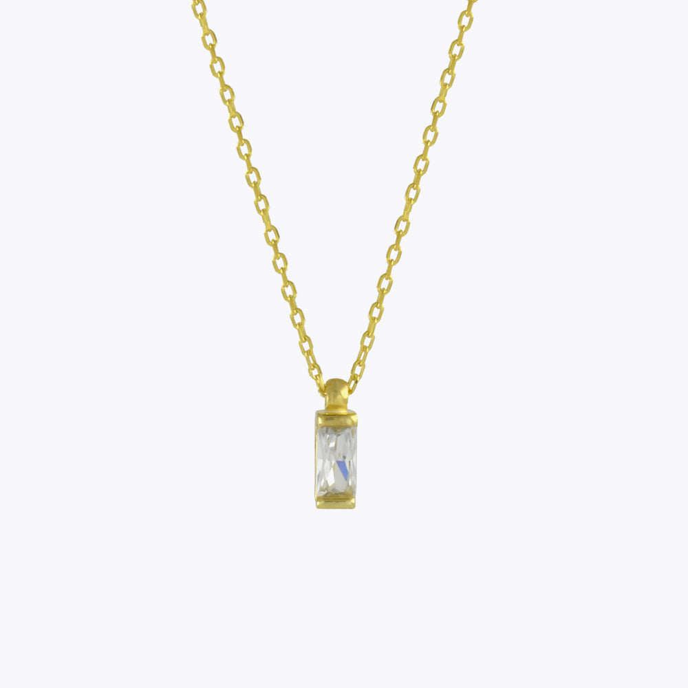 Collier en argent avec pendentif baguette